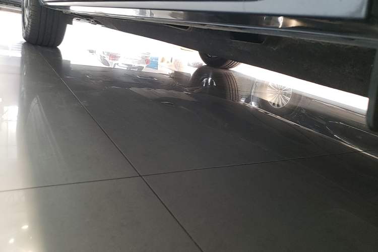 Used Ford Escape 2020 EcoBoost 245 Four-Wheel Drive ST-LINE Deluxe Edition Left Side Sill