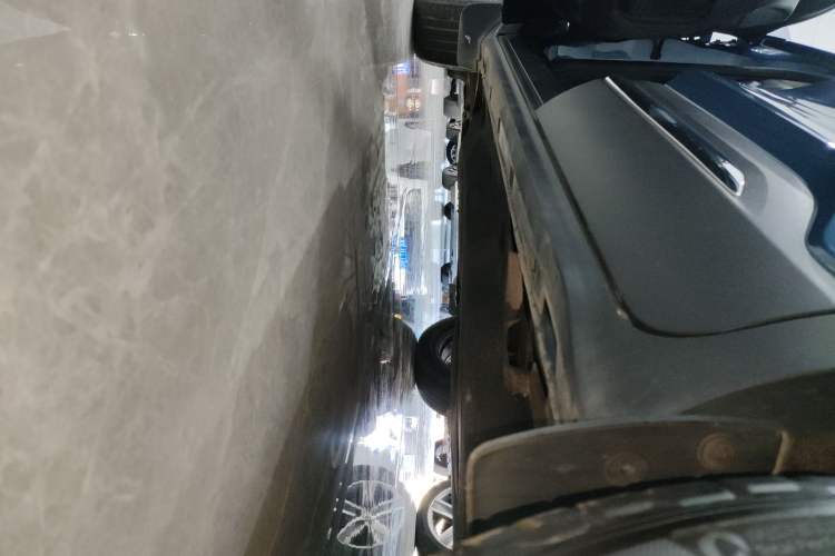 Used Ford Escape 2020 EcoBoost 245 Four-Wheel Drive Titanium Edition Left Side Sill