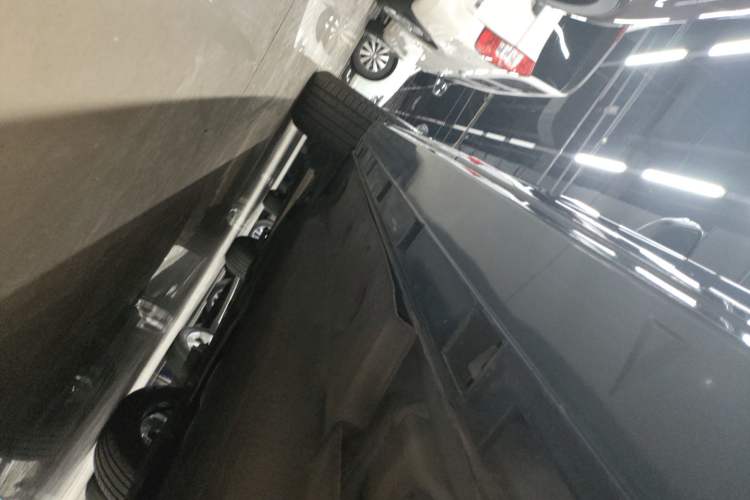 Used Ford Escape 2020 EcoBoost 245 Four-Wheel Drive ST-LINE Deluxe Edition Left Side Sill