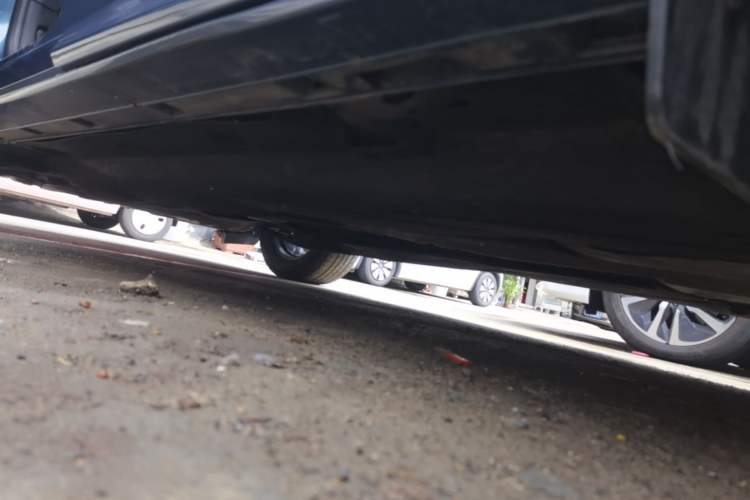Used Ford Escape 2020 EcoBoost 245 Four-Wheel Drive Luxury Edition Left Side Sill