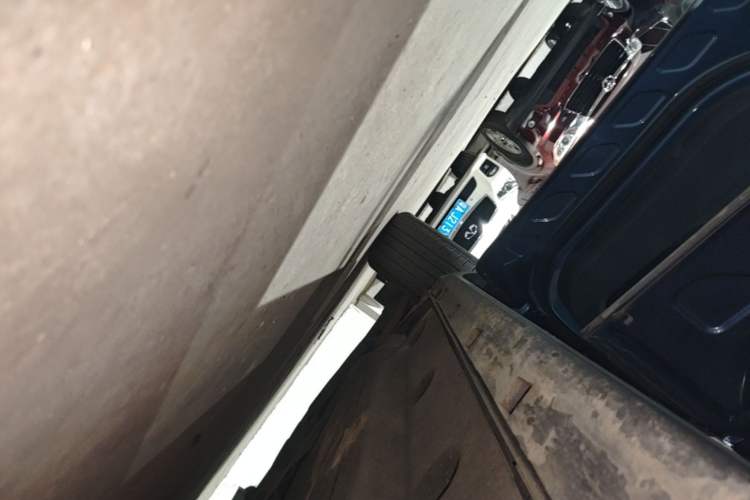 Used Ford Escape 2020 EcoBoost 245 Two-Wheel-Drive Comfort Edition Left Side Sill