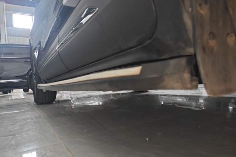 Used Ford Escape 2020 EcoBoost 245 Two-Wheel-Drive Titanium Edition Left Side Sill