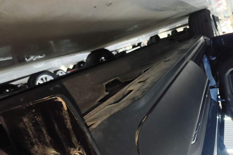 Used Ford Escape 2020 EcoBoost 245 Two-Wheel-Drive Titanium Edition Left Side Sill
