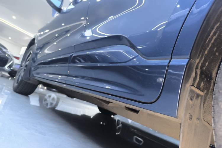 Used Ford Escape 2020 EcoBoost 245 Four-Wheel Drive ST-LINE Deluxe Edition Left Side Sill
