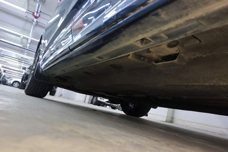 Used Ford Escape 2020 EcoBoost 245 Four-Wheel Drive Luxury Edition Left Side Sill
