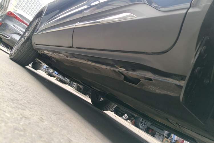 Used Ford Escape 2020 EcoBoost 245 Two-Wheel-Drive Titanium Edition Left Side Sill