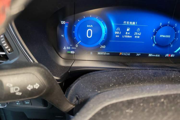 Used Ford Escape 2020 EcoBoost 245 Four-Wheel Drive ST-LINE Deluxe Edition Odometer Close Up