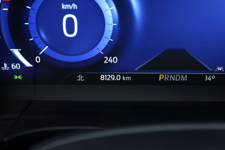 Used Ford Escape 2020 EcoBoost 245 Four-Wheel Drive ST-LINE Deluxe Edition Odometer Close Up