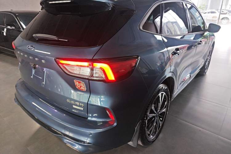 Used Ford Escape 2020 EcoBoost 245 Four-Wheel Drive ST-LINE Deluxe Edition Rear Right 45 Deg