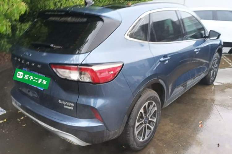 Used Ford Escape 2020 EcoBoost 245 Two-Wheel-Drive Comfort Edition Rear Right 45 Deg