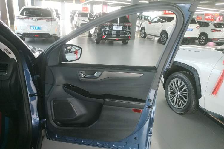 Used Ford Escape 2020 EcoBoost 245 Two-Wheel-Drive Titanium Edition Right Front Door Interior
