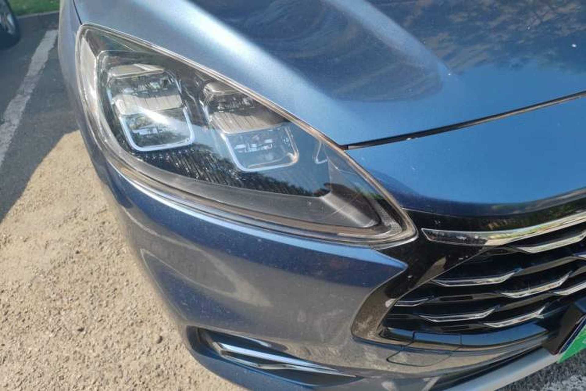 Used Ford Escape 2020 EcoBoost 245 Four-Wheel Drive Luxury Edition Right Front Headlight
