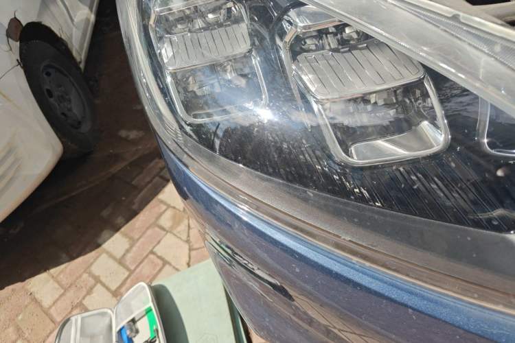 Used Ford Escape 2020 EcoBoost 245 Two-Wheel Drive Smart & Enjoyment Model Right Front Headlight