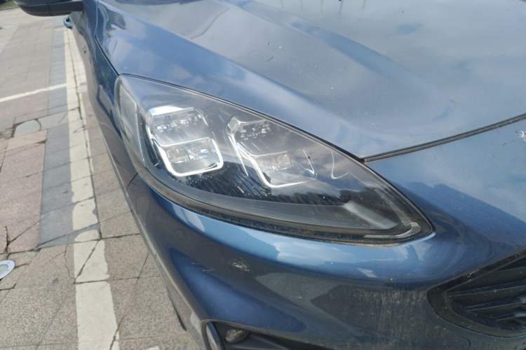 Used Ford Escape 2020 EcoBoost 245 Four-Wheel Drive ST-LINE Deluxe Edition Right Front Headlight