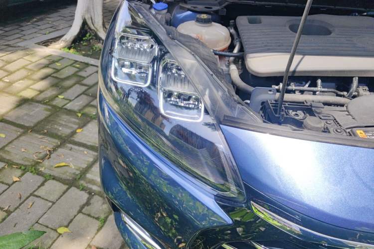 Used Ford Escape 2020 EcoBoost 245 Two-Wheel Drive Smart & Enjoyment Model Right Front Headlight