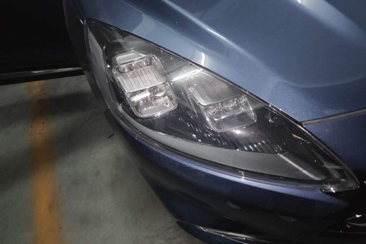 Used Ford Escape 2020 EcoBoost 245 Two-Wheel-Drive Titanium Edition Right Front Headlight