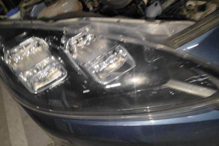 Used Ford Escape 2020 EcoBoost 245 Two-Wheel-Drive Titanium Edition Right Front Headlight