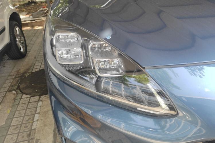 Used Ford Escape 2020 EcoBoost 245 Four-Wheel Drive ST-LINE Deluxe Edition Right Front Headlight