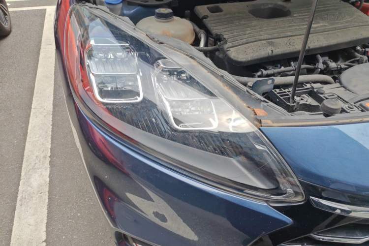 Used Ford Escape 2020 EcoBoost 245 Four-Wheel Drive Titanium Edition Right Front Headlight