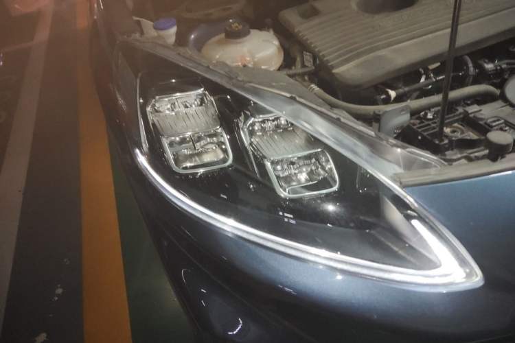 Used Ford Escape 2020 EcoBoost 245 Four-Wheel Drive ST-LINE Deluxe Edition Right Front Headlight