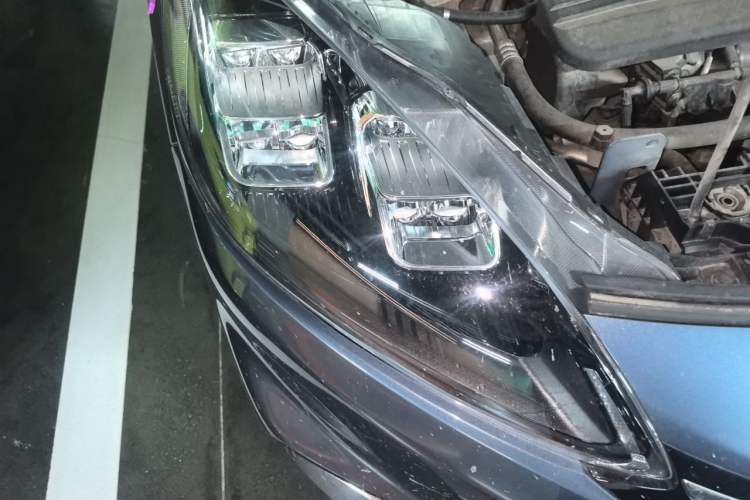 Used Ford Escape 2020 EcoBoost 245 Two-Wheel Drive Smart & Enjoyment Model Right Front Headlight