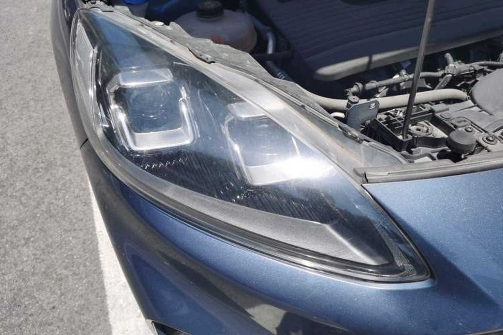 Used Ford Escape 2020 EcoBoost 245 Four-Wheel Drive ST-LINE Deluxe Edition Right Front Headlight