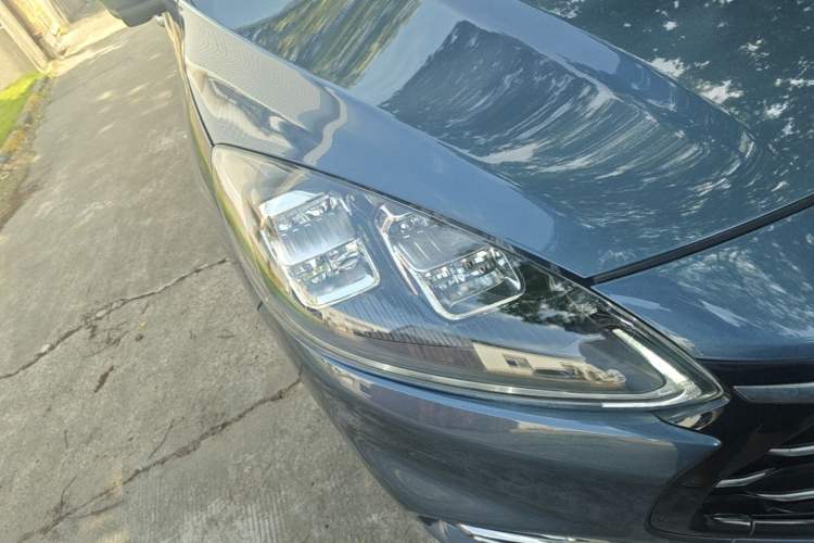 Used Ford Escape 2020 EcoBoost 245 Two-Wheel Drive Smart & Enjoyment Model Right Front Headlight