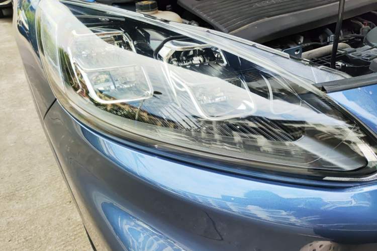 Used Ford Escape 2020 EcoBoost 245 Four-Wheel Drive ST-LINE Deluxe Edition Right Front Headlight