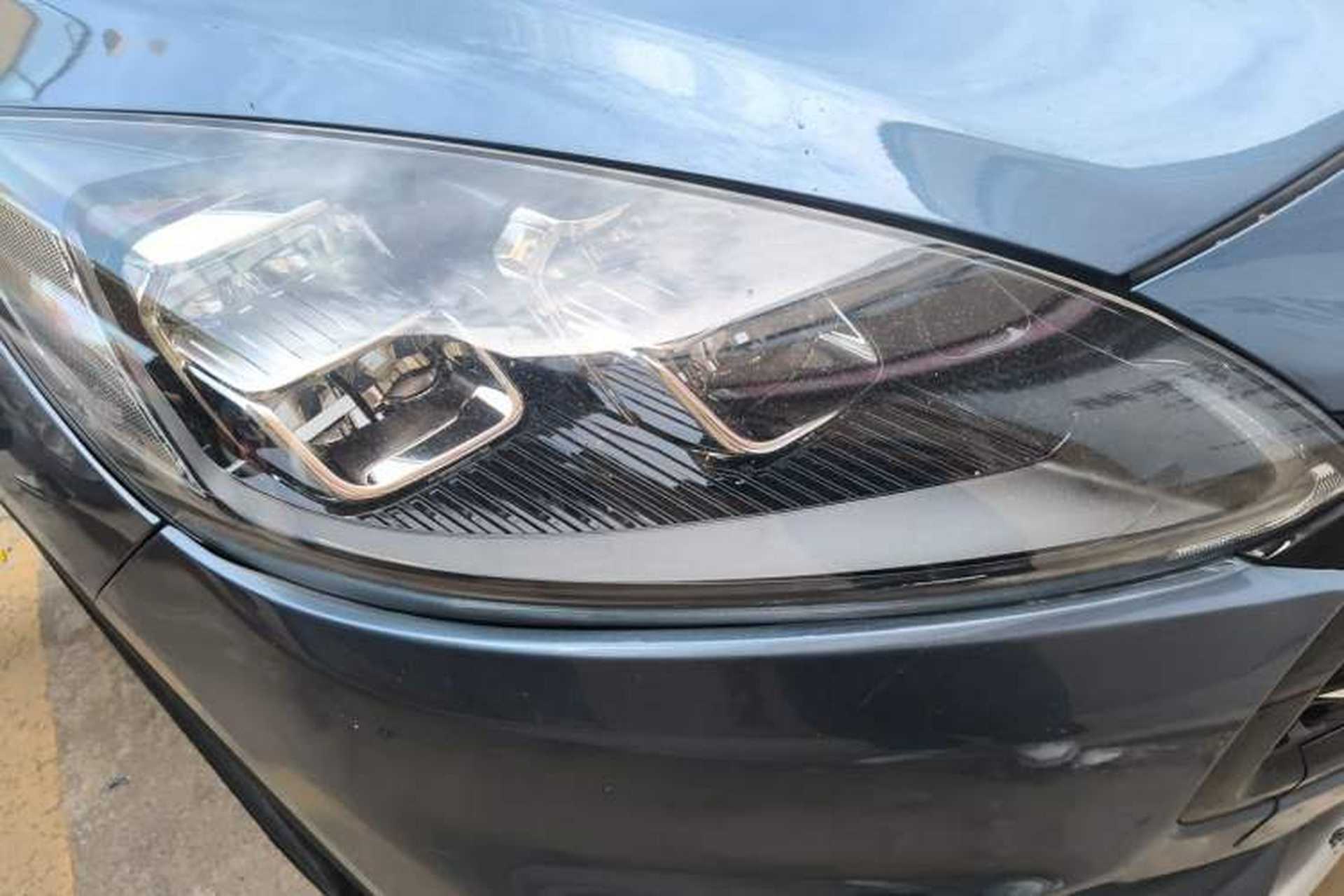 Used Ford Escape 2020 EcoBoost 245 Two-Wheel Drive Smart & Enjoyment Model Right Front Headlight