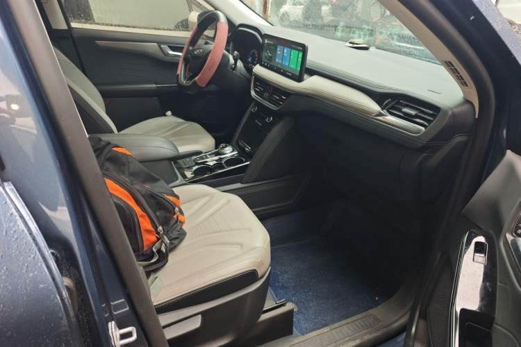 Used Ford Escape 2020 EcoBoost 245 Two-Wheel-Drive Titanium Edition Right Front Seat