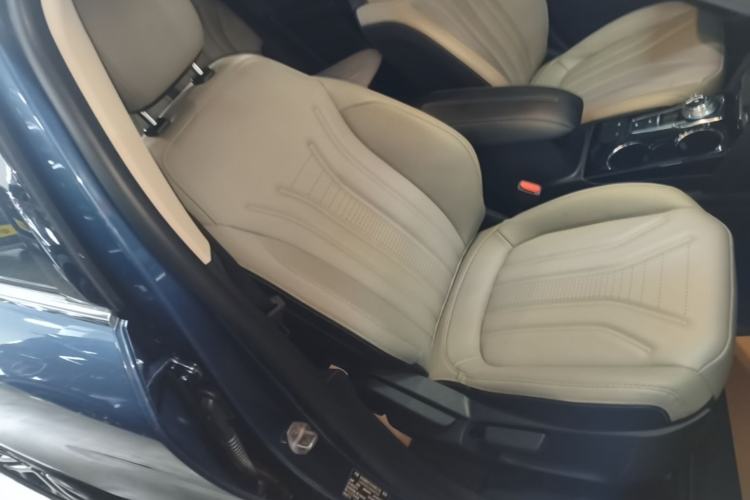 Used Ford Escape 2020 EcoBoost 245 Two-Wheel-Drive Titanium Edition Right Front Seat