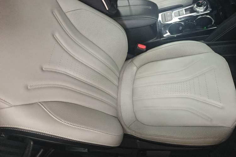 Used Ford Escape 2020 EcoBoost 245 Two-Wheel Drive Smart & Enjoyment Model Right Front Seat