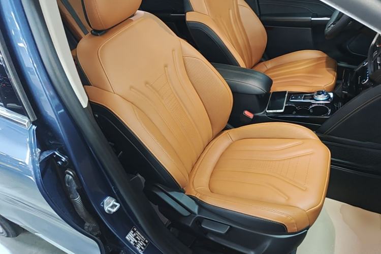 Used Ford Escape 2020 EcoBoost 245 Two-Wheel-Drive Titanium Edition Right Front Seat