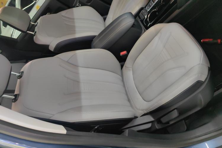 Used Ford Escape 2020 EcoBoost 245 Two-Wheel-Drive Titanium Edition Right Front Seat
