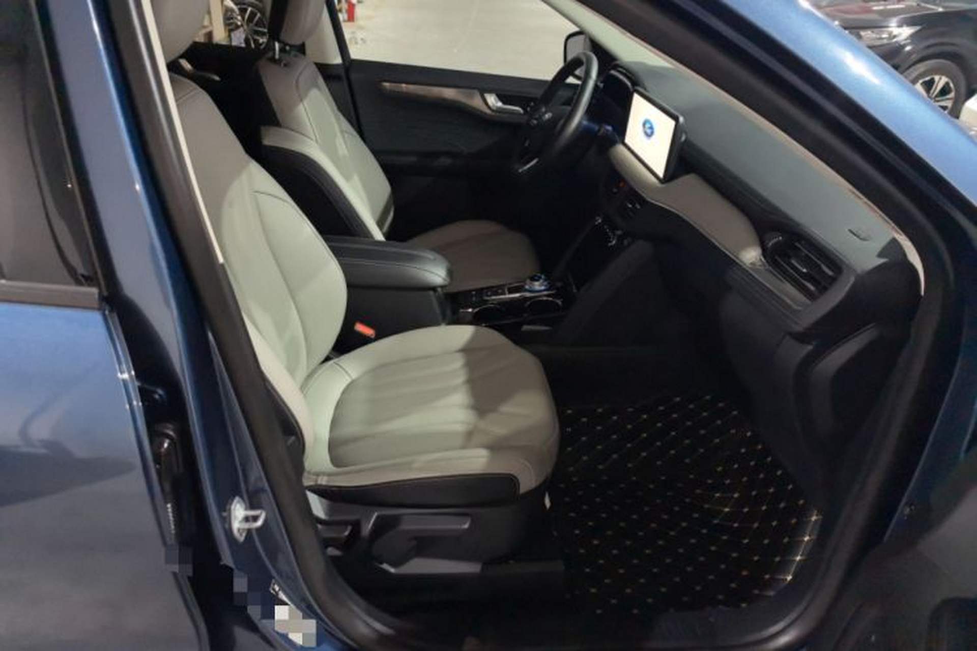 Used Ford Escape 2020 EcoBoost 245 Two-Wheel-Drive Comfort Edition Right Front Seat