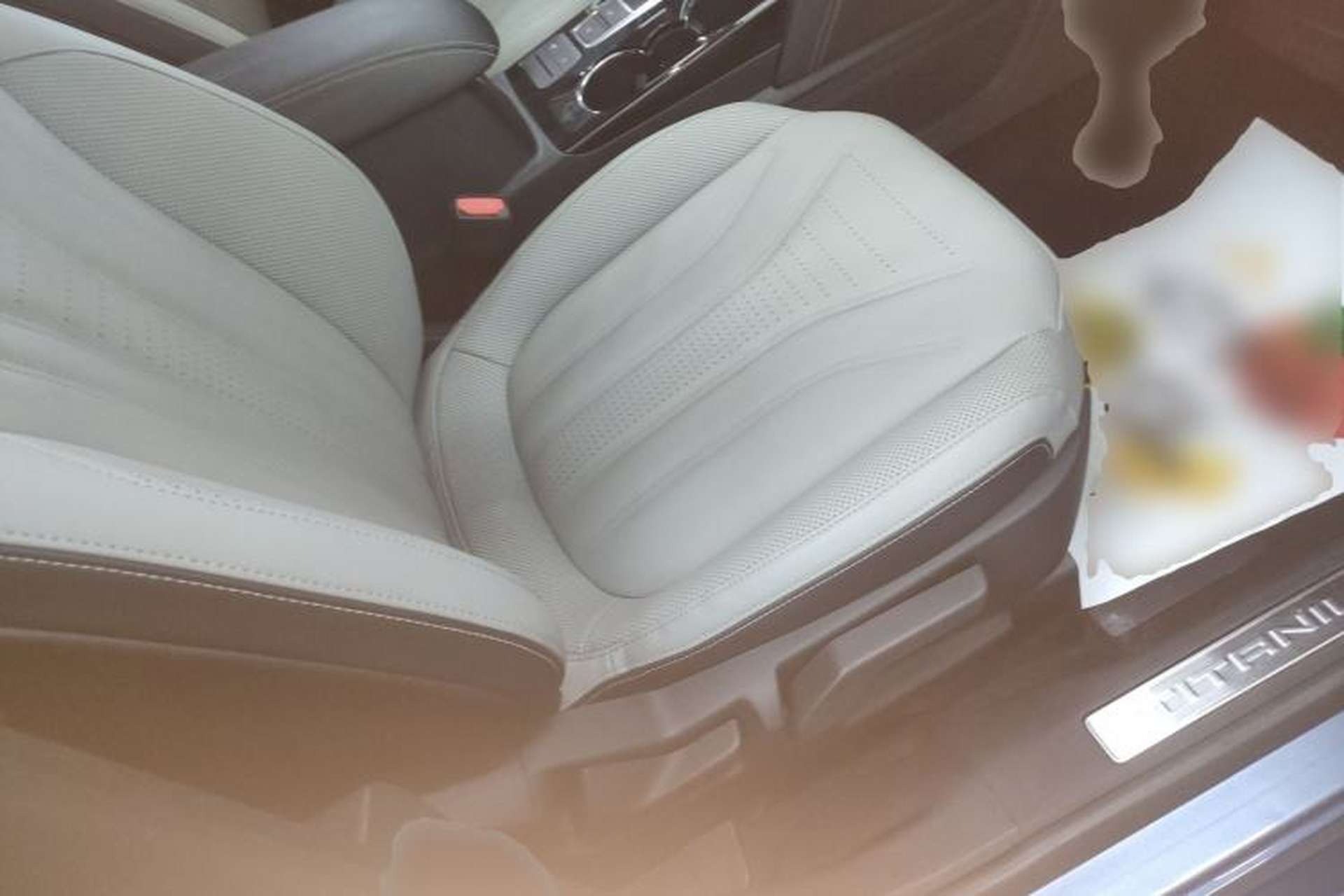 Used Ford Escape 2020 EcoBoost 245 Four-Wheel Drive Luxury Edition Right Front Seat
