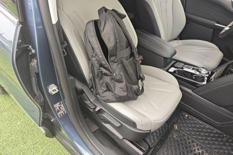 Used Ford Escape 2020 EcoBoost 245 Two-Wheel-Drive Titanium Edition Right Front Seat