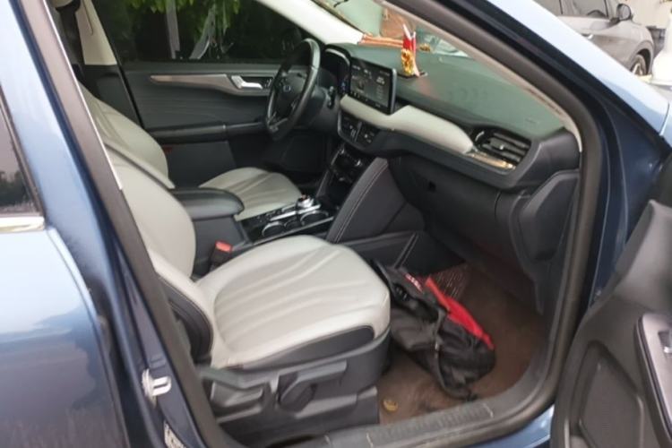 Used Ford Escape 2020 EcoBoost 245 Two-Wheel-Drive Comfort Edition Right Front Seat