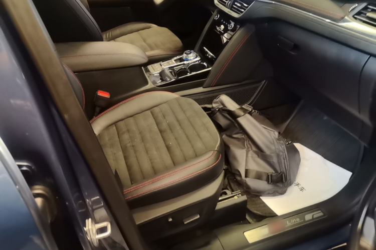 Used Ford Escape 2020 EcoBoost 245 Four-Wheel Drive ST-LINE Deluxe Edition Right Front Seat