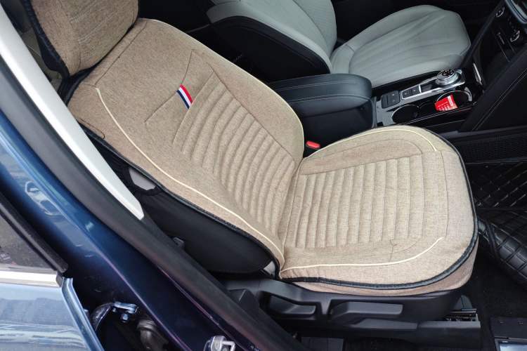 Used Ford Escape 2020 EcoBoost 245 Four-Wheel Drive Luxury Edition Right Front Seat