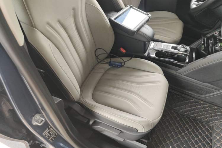 Used Ford Escape 2020 EcoBoost 245 4x4 Enjoyment Model Right Front Seat