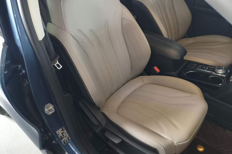 Used Ford Escape 2020 EcoBoost 245 Two-Wheel-Drive Titanium Edition Right Front Seat