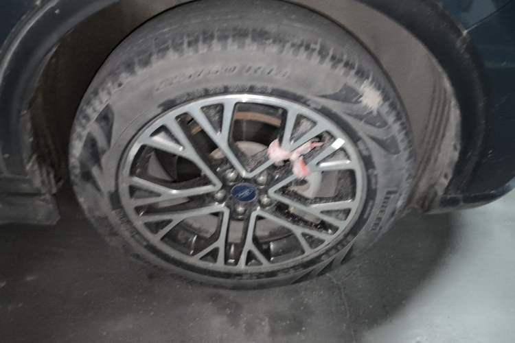 Used Ford Escape 2020 EcoBoost 245 Two-Wheel Drive Smart & Enjoyment Model Right Front Wheel Hub