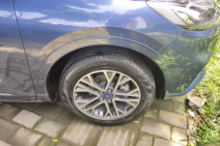 Used Ford Escape 2020 EcoBoost 245 Two-Wheel Drive Smart & Enjoyment Model Right Front Wheel Hub