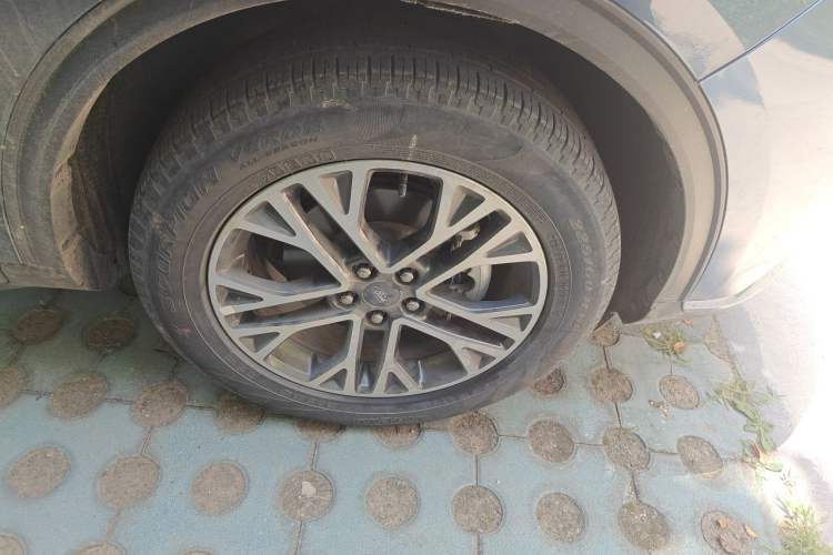 Used Ford Escape 2020 EcoBoost 245 Two-Wheel Drive Smart & Enjoyment Model Right Front Wheel Hub