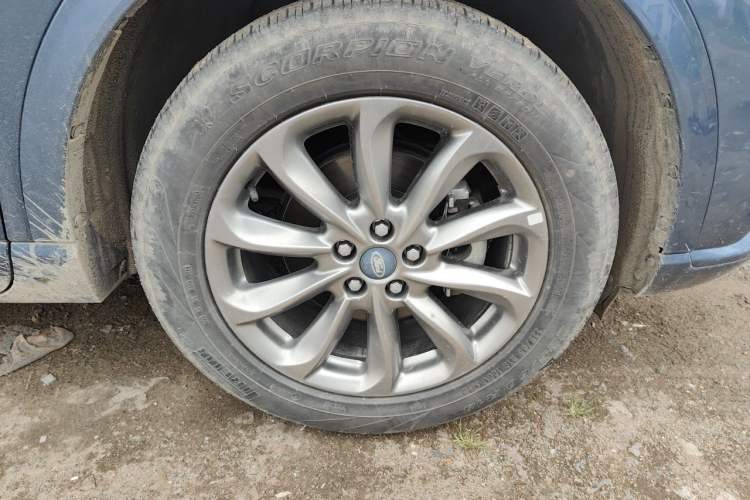 Used Ford Escape 2020 EcoBoost 245 Four-Wheel Drive Luxury Edition Right Front Wheel Hub