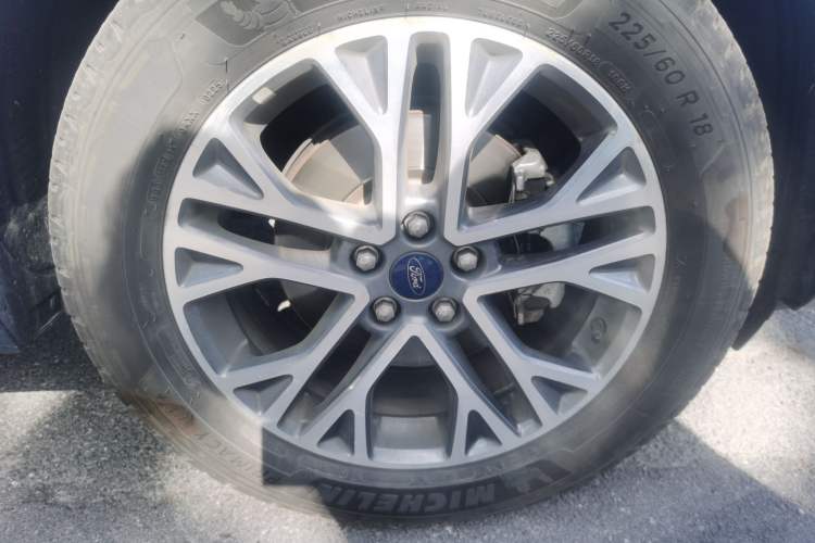 Used Ford Escape 2020 EcoBoost 245 Two-Wheel Drive Smart & Enjoyment Model Right Front Wheel Hub