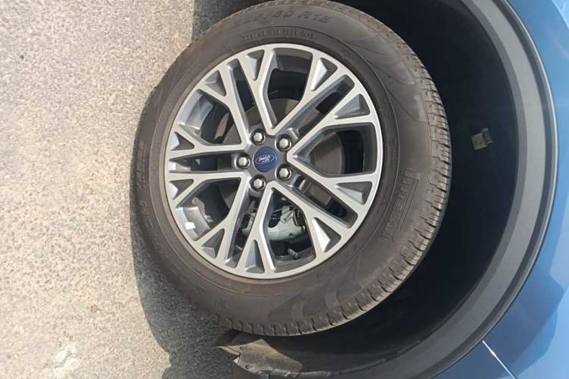 Used Ford Escape 2020 EcoBoost 245 Two-Wheel-Drive Titanium Edition Right Front Wheel Hub