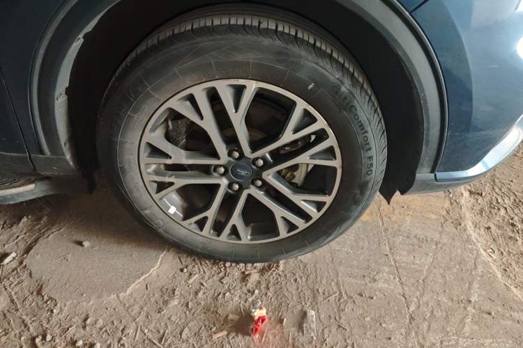 Used Ford Escape 2020 EcoBoost 245 Two-Wheel Drive Smart & Enjoyment Model Right Front Wheel Hub