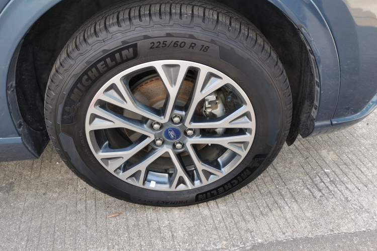 Used Ford Escape 2020 EcoBoost 245 Two-Wheel Drive Smart & Enjoyment Model Right Front Wheel Hub